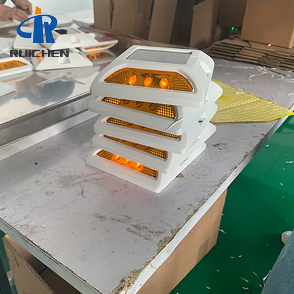 Square Intelligent Motorway Stud Lights With Shank For Highway